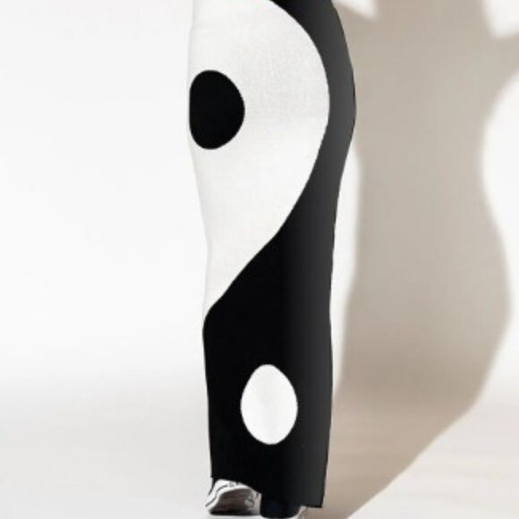 Dressed in LALA Yin Yang Fitted Skirt - Picture 3 of 3